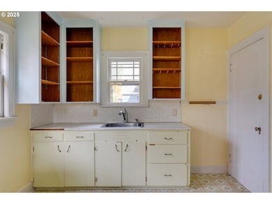 7024 N Villard Ave, Portland, OR 97217 - photo 7