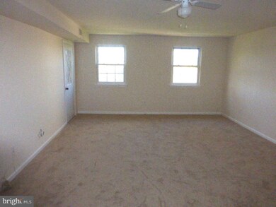 168 Riversedge Dr, Norristown, PA 19403 - photo 3