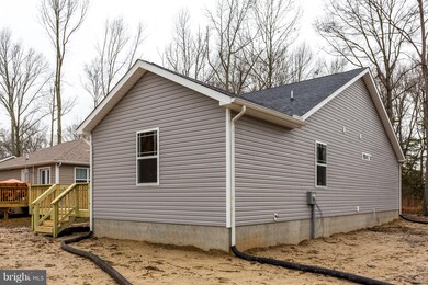 17 5th St, Colonial Beach, VA 22443 - photo 3