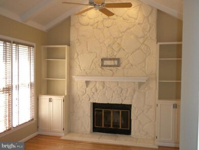 5720 Brewer House Cir, Rockville, MD 20852 - photo 5