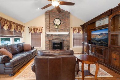 16’ vaulted ceiling