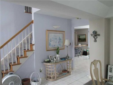 Entry/Foyer.
