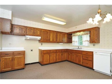 Kitchen. Loads of Cabinets