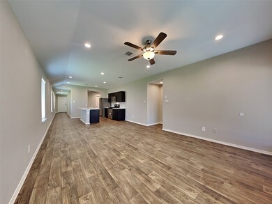 16505 Cascading Pines Ct, Conroe, TX 77302 - photo 3