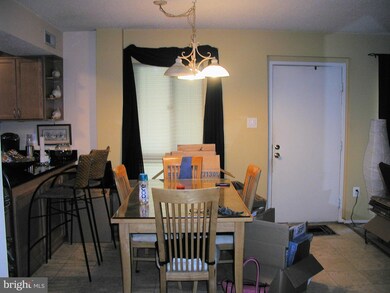 2139 Old Landing Way unit 14, Woodbridge, VA 22191 - photo 7