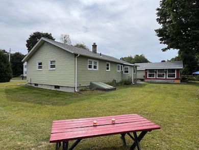 24 Driscoll St, Chicopee, MA 01020 - photo 5