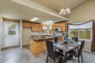 20653 Daisy Ln, Bend, OR 97702 - photo 3