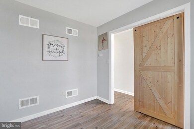 777 Cougar Pointe Cir, Seven Valleys, PA 17360 - photo 4