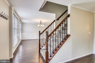 2306 Darius Ln, Reston, VA 20191 - photo 2