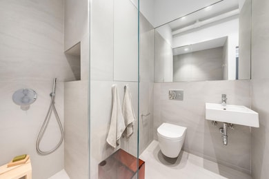 Glass Farmhouse unit 9-A, New York, NY 10018 - photo 7