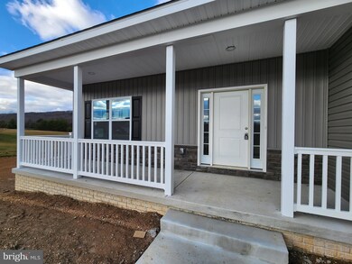 117 Mickey Mantle Ct, Berkeley Springs, WV 25411 - photo 2