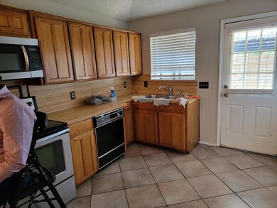 7837 Cardinal Ct unit 2, North Richland Hills, TX 76180 - photo 2