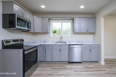 831 W. Ford Valley Rd-0016