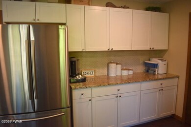 1127 Commanche Cir, Jefferson Township, PA 18436 - photo 6