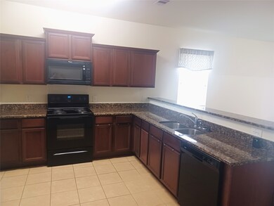 32592 Decker Creek Dr, Pinehurst, TX 77362 - photo 5