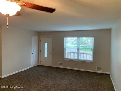 6201 Timmy Ct, Louisville, KY 40219 - photo 4