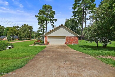 05-909 W Lake Dockery Dr