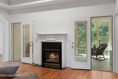 902 Forest Bridge Rd, Louisville, KY 40223 - photo 6