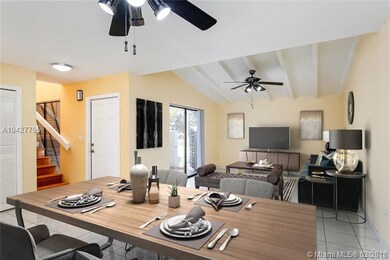 LIVING / DINING ROOM