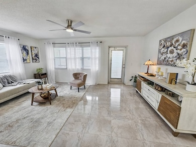 273 Windsor L, West Palm Beach, FL 33417 - photo 4