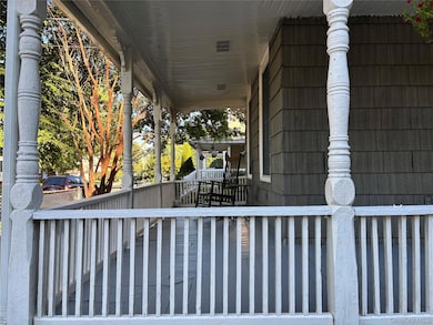 92 Walnut St, Lynbrook, NY 11563 - photo 3