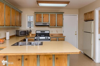 7427 Hennings Way Anchorage AK-large-020
