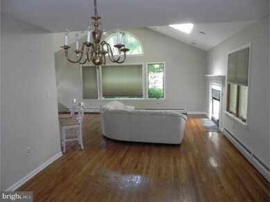 12 Lions Dr, Morrisville, PA 19067 - photo 5