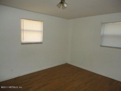 3825 Macgregor Dr, Jacksonville, FL 32210 - photo 7