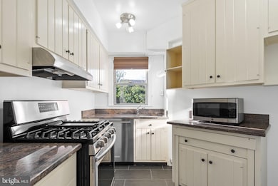 Gateway Georgetown Condos unit 214, Washington, DC 20007 - photo 4