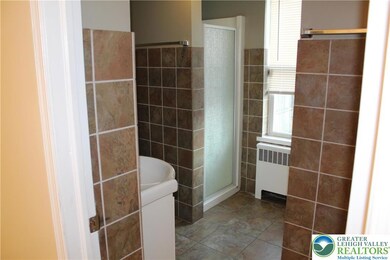 1st floor full bathroom