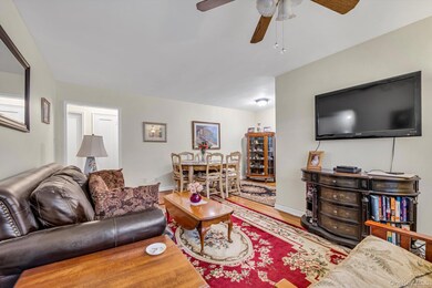 45-69 Bell Blvd unit B, Bayside, NY 11361 - photo 4