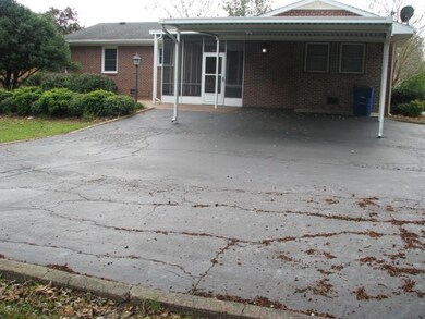 1105 Dow Dr, Shelbyville, TN 37160 - photo 3