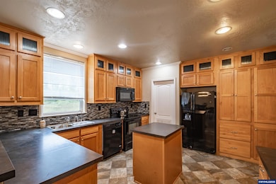 15984 N Santiam Hwy SE, Stayton, OR 97383 - photo 7