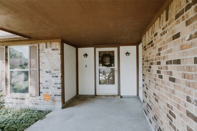 2725 La Mesa St, Bay City, TX 77414 - photo 3