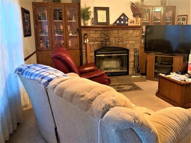 170 Adalida Ln, Springtown, TX 76082 - photo 3