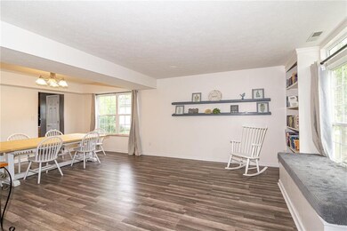 9907 Cranberry Cir, Fishers, IN 46038 - photo 4