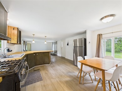 Hallway to Kitchen