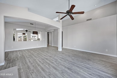 115 W El Freda Rd-7