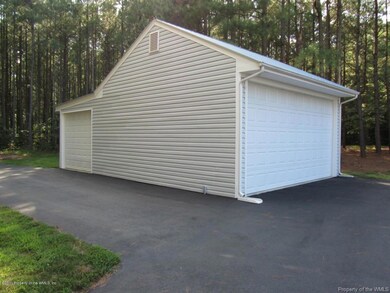 Detached garage