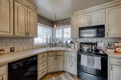 2253 California St, Redding, CA 96001 - photo 6