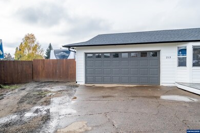 213 NW Lalack Ct, Dallas, OR 97338 - photo 4