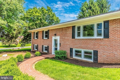 18739 Rolling Rd, Hagerstown, MD 21742 - photo 2