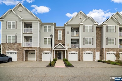 Front overview with entrance