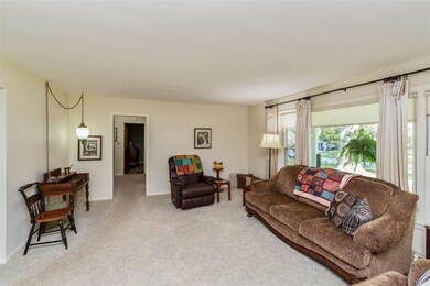 287 Tomahawk Trail SE, Cedar Rapids, IA 52403 - photo 4