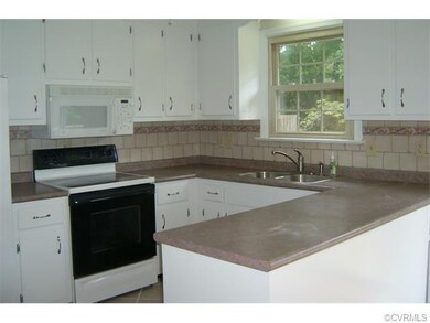 7701 Walnut Cir, Quinton, VA 23141 - photo 4