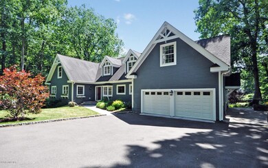 220 Sawmill Rd, Stamford, CT 06903 - photo 2