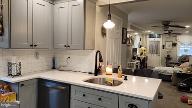 2633 Fillmore St, Philadelphia, PA 19137 - photo 5