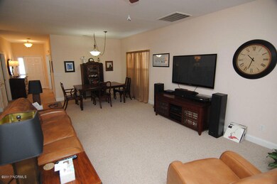 7- FAMILY AND DINNIG ROOM