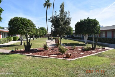 14018 N Newcastle Dr unit 15C, Sun City, AZ 85351 - photo 3