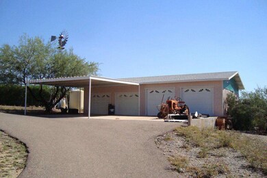 Detached garage